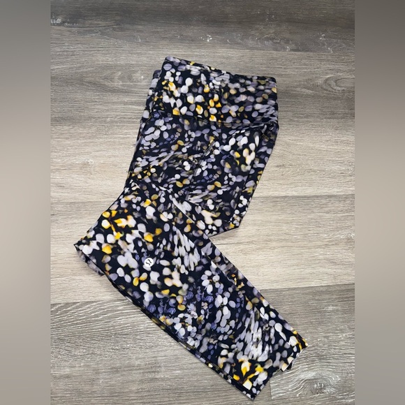 Lululemon Fast and Free Tight II 25" *Non-Reflective size 4 - Picture 12 of 16